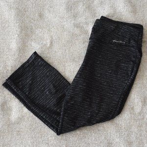 Eddie Bauer Women's Black Gray Patterned Stretch Capri Leggings Size M